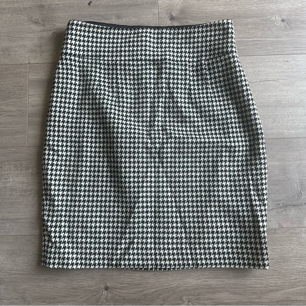 EUC Banana Republic Houndstooth wool pencil skirt - size 6
